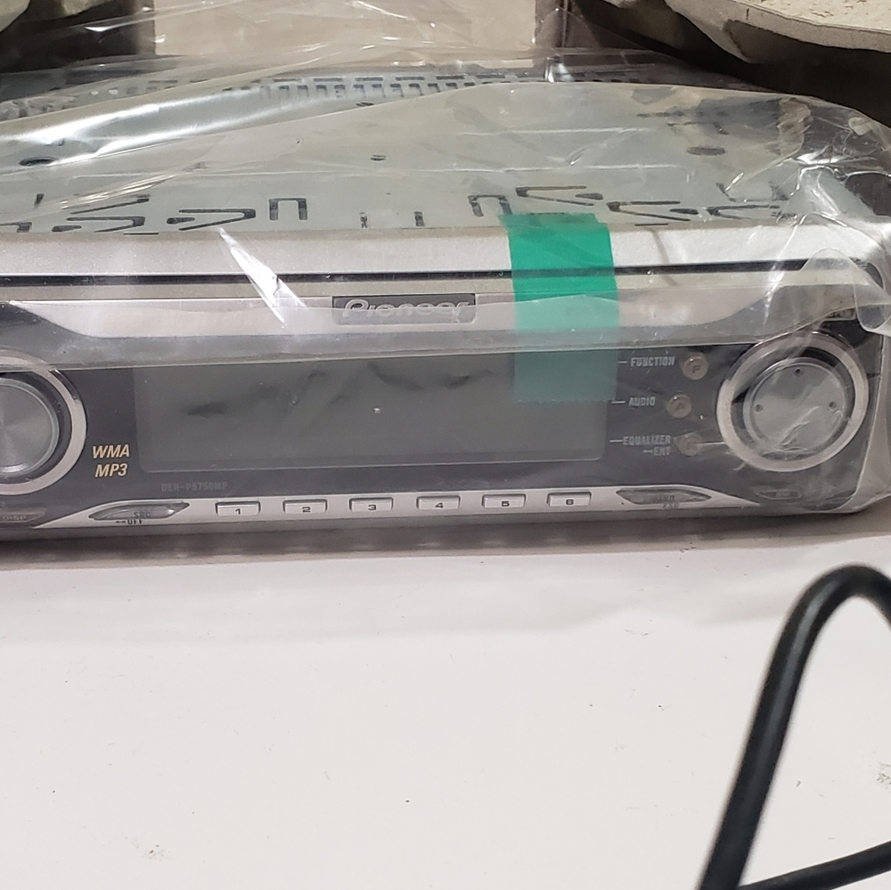 Stereo - Picture 12 of 13